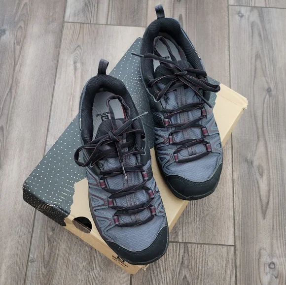 ✨NEW✨ Salomon Women's X Crest Black Gray Hiking Shoes 7 - Picture 3 of 11